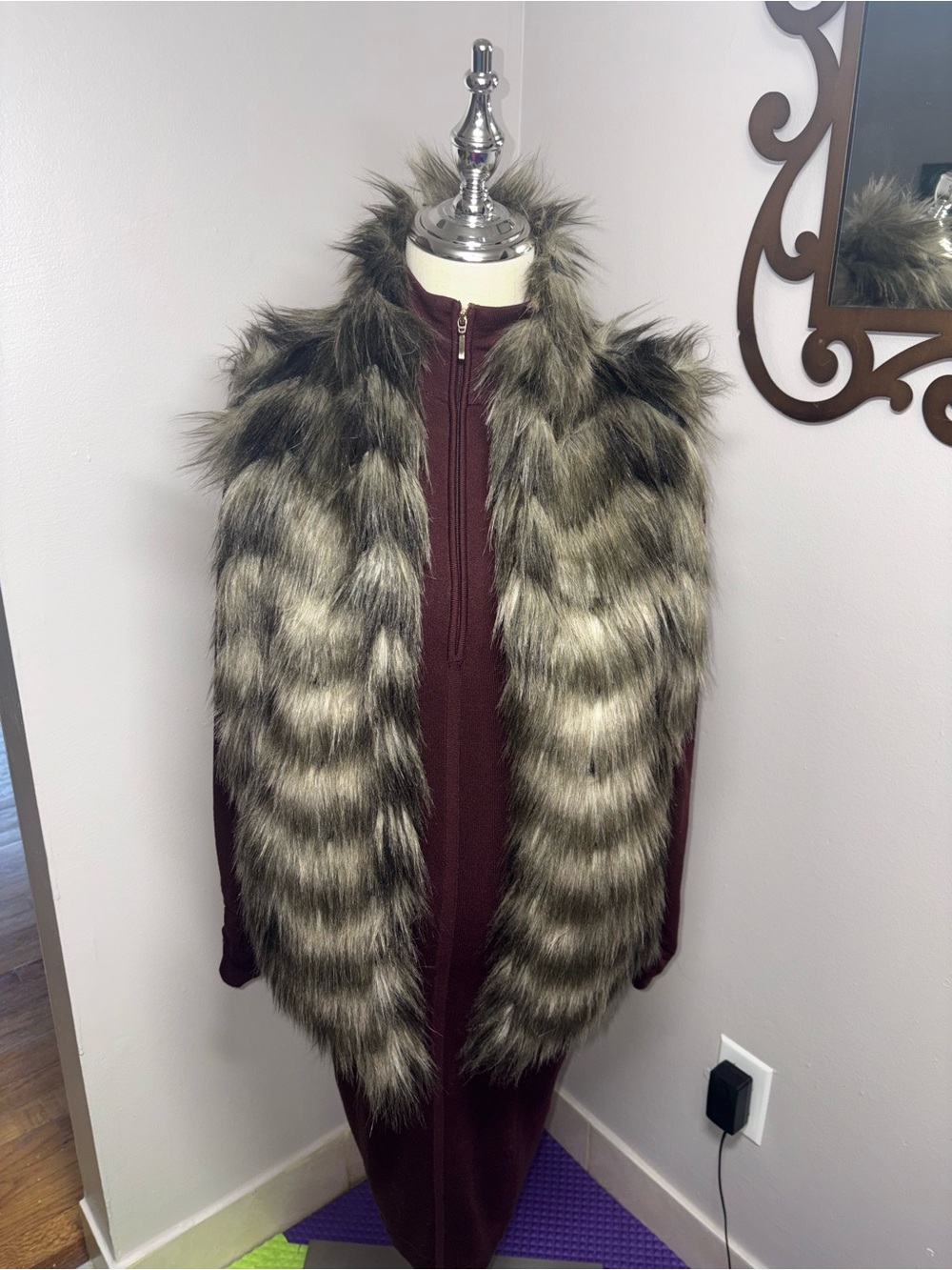 Guess Faux Fur Jacket Vest With Missing Sleeves Multi-Color Women’s Size Medium